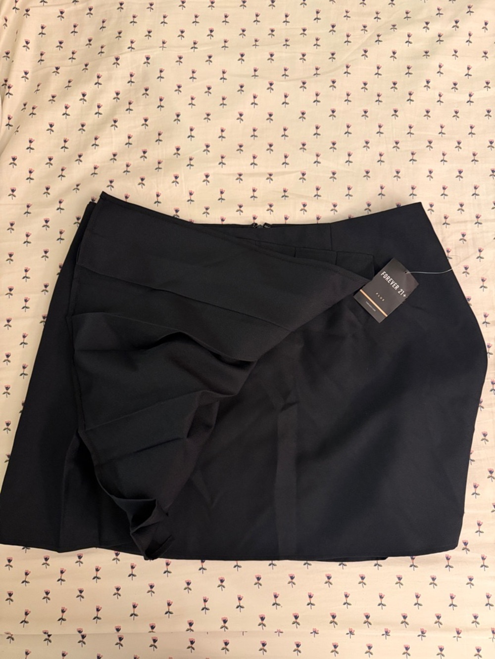 Forever 21 Black Pleated A-Line Mini Skirt - Picture 8 of 9
